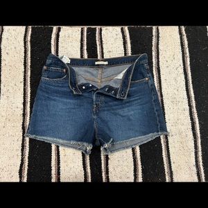 Levi’s rib cage shorts